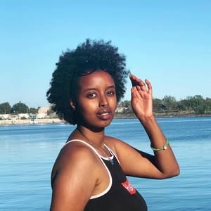 Meet your Posher, Muna